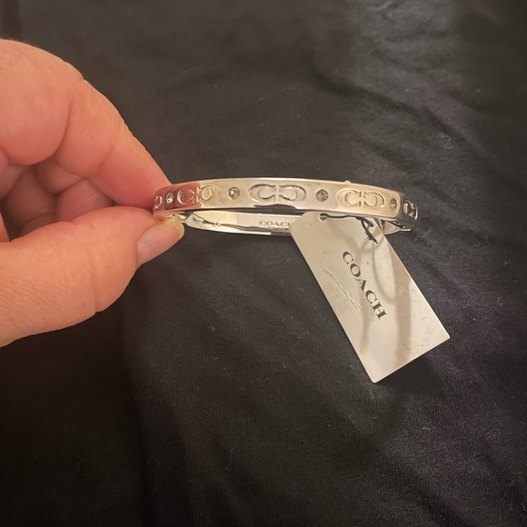 Precioso Brazalete COACH NUEVO 🎁 El regalo perfecto para este 14 de Febrero . - Picture 2 of 5